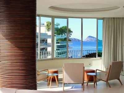 Beautiful apartment just one block from the beach