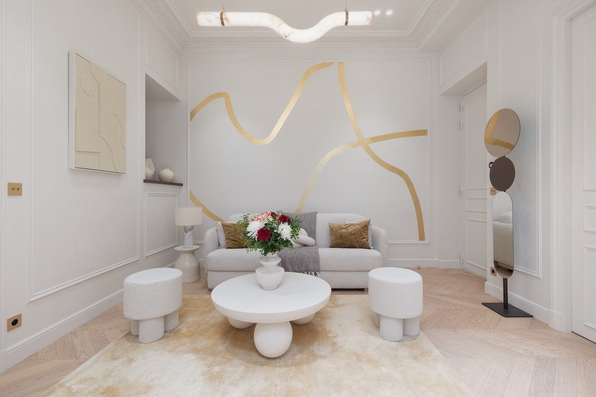 A Unique 2-BR/2Ba with Terrace & Services – Louvre