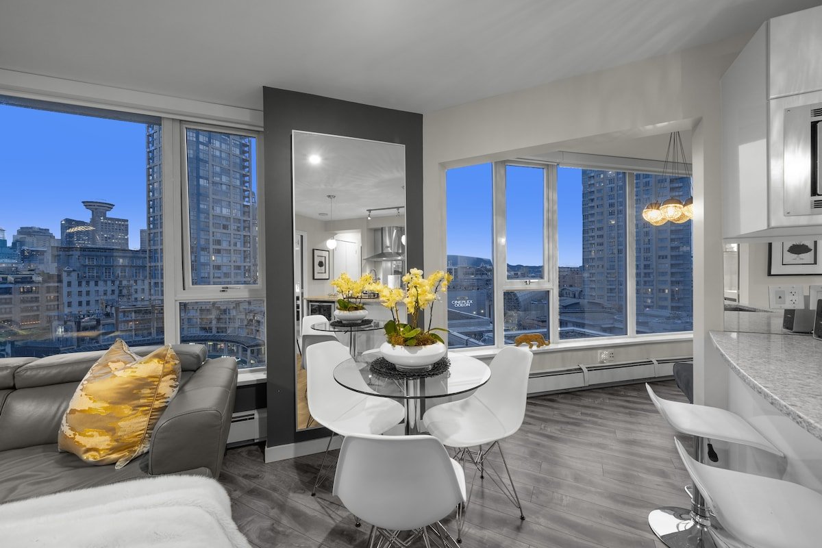 Beautiful, Modern, Luxury, Comfortable Condo gallery image 2