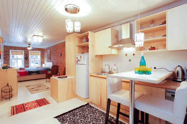 Private house with 4 separate apartments