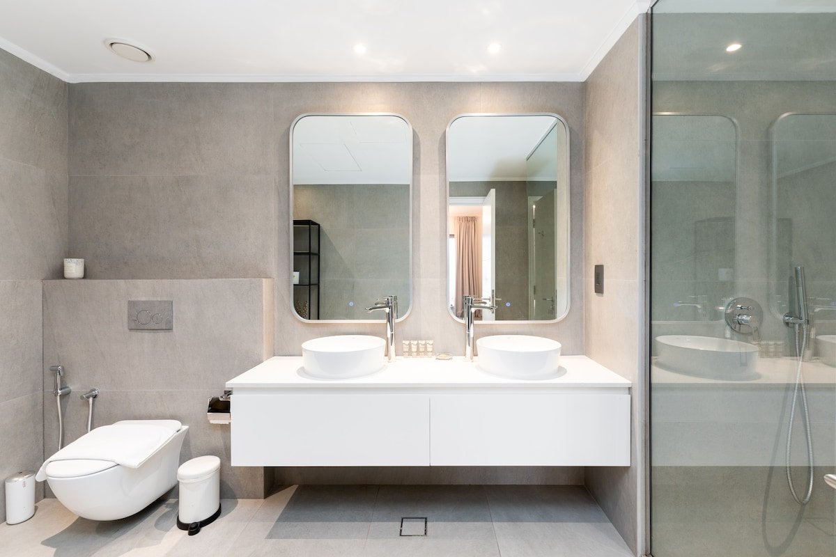 Sleek 3BR + Maid’s Room w/ Burj Khalifa View gallery image 2