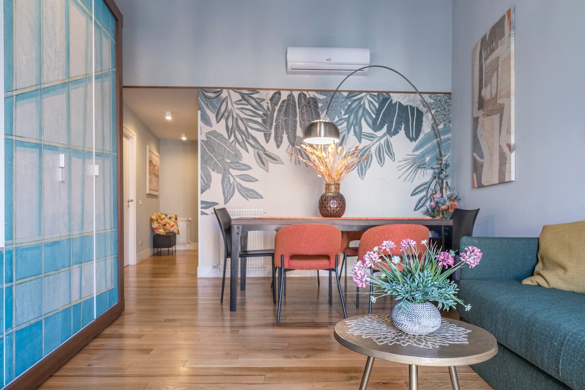 Navona Charming Balcony gallery image 5