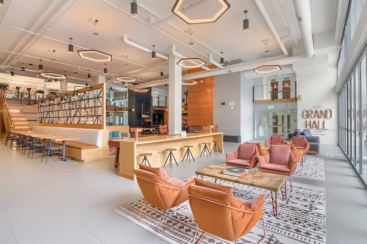 Sunlight Filled Luxury Penthouse gallery image 4