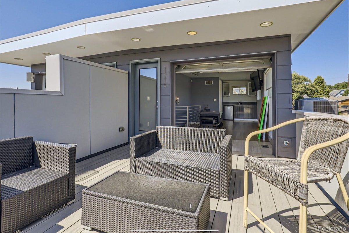 Beautiful 4 story home in LoHi! gallery image 4