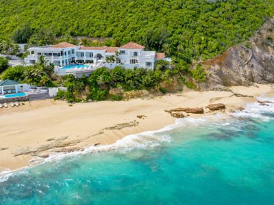 L’Oasis (6 bedrooms) – Stunning beachfront villa f