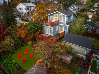 Lake View! ~ A/C ~ Amazing Location ~ Fam Frendly