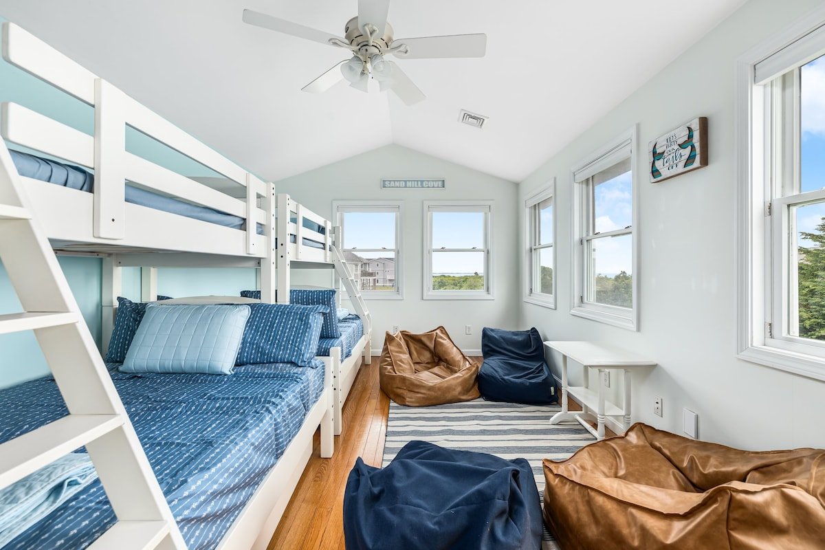 Perfect Family Home 200ft to Sand Hill Cove Beach gallery image 5