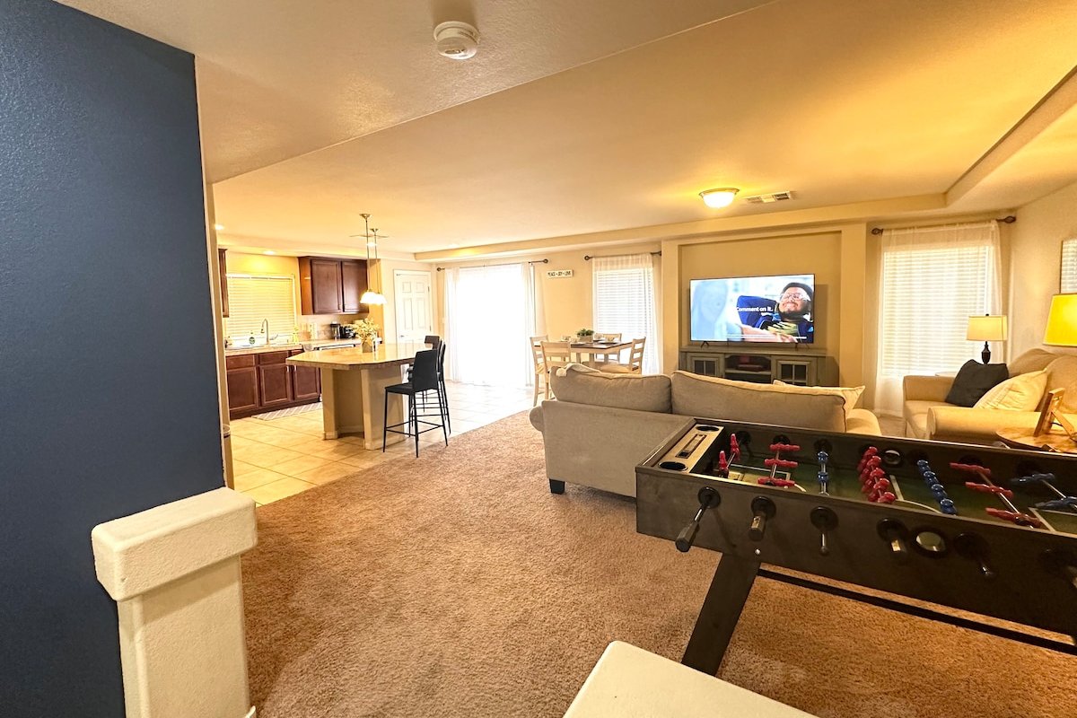 Comfortable house 5BD 3.5BA 3STORY 10BEDS 16 SLEEP gallery image 5