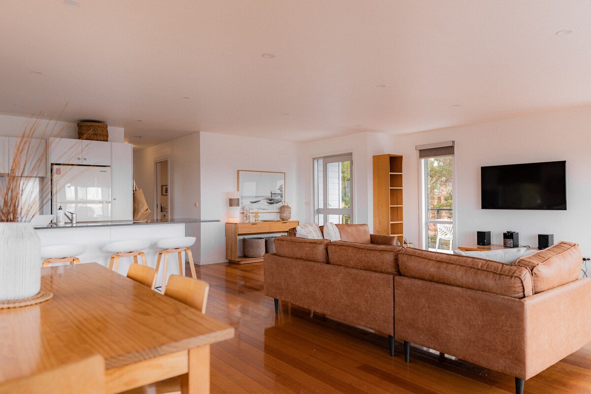 Suntrap Cove – you and the ocean gallery image 3