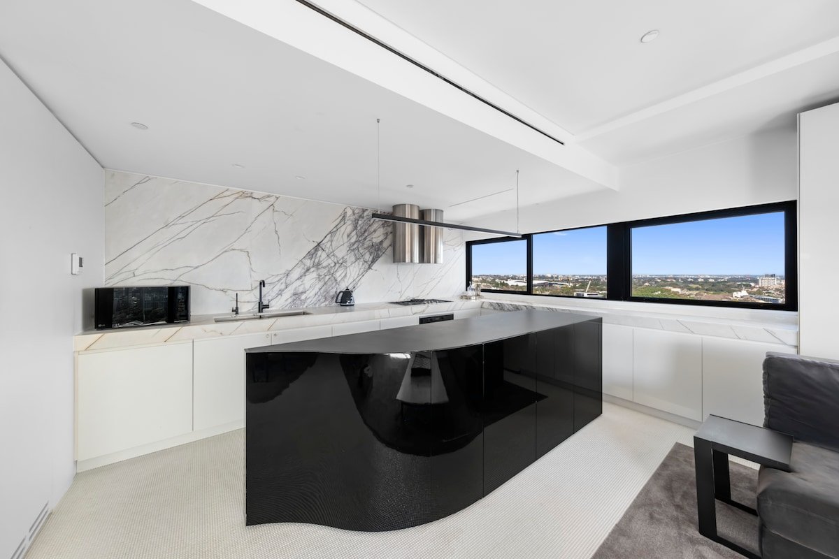 Lux stunning apt w unbeatable Syd harbour views gallery image 5