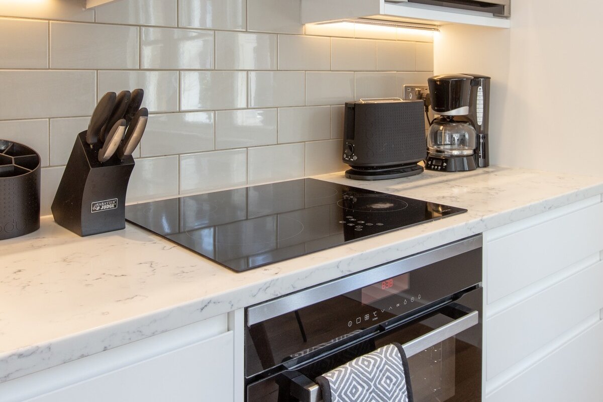 Minimalist Flat in Renovated Heritage Building gallery image 4