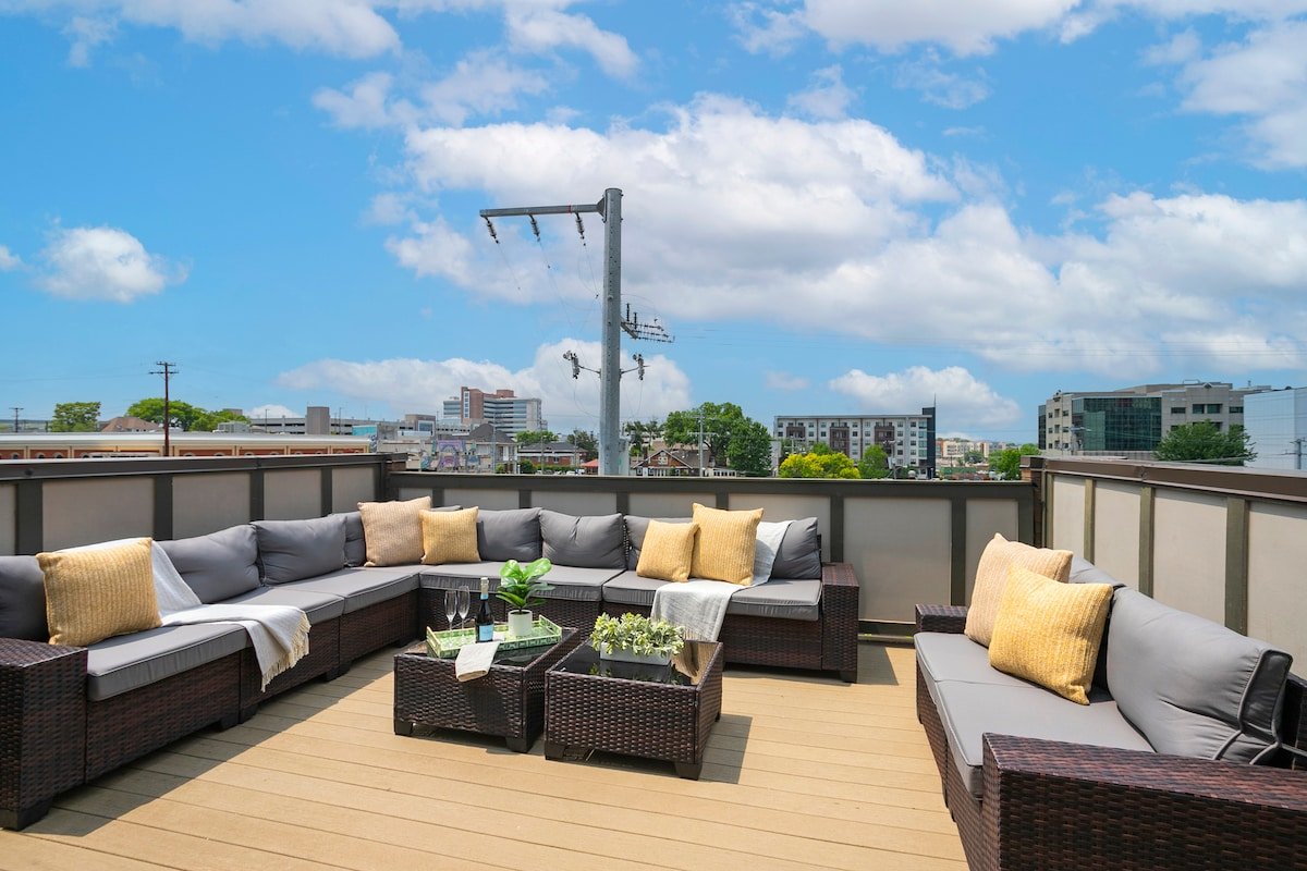 The Executive House -1 mile to Broadway/Sleeps 12! gallery image 3