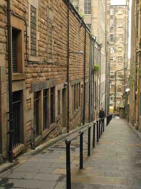 Luxury Royal Mile boutique apartment (2Bedroom) gallery image 5