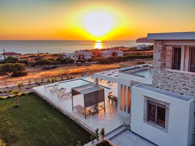 Seafront Villa Thoe, Pool, View & FREE Breakfast