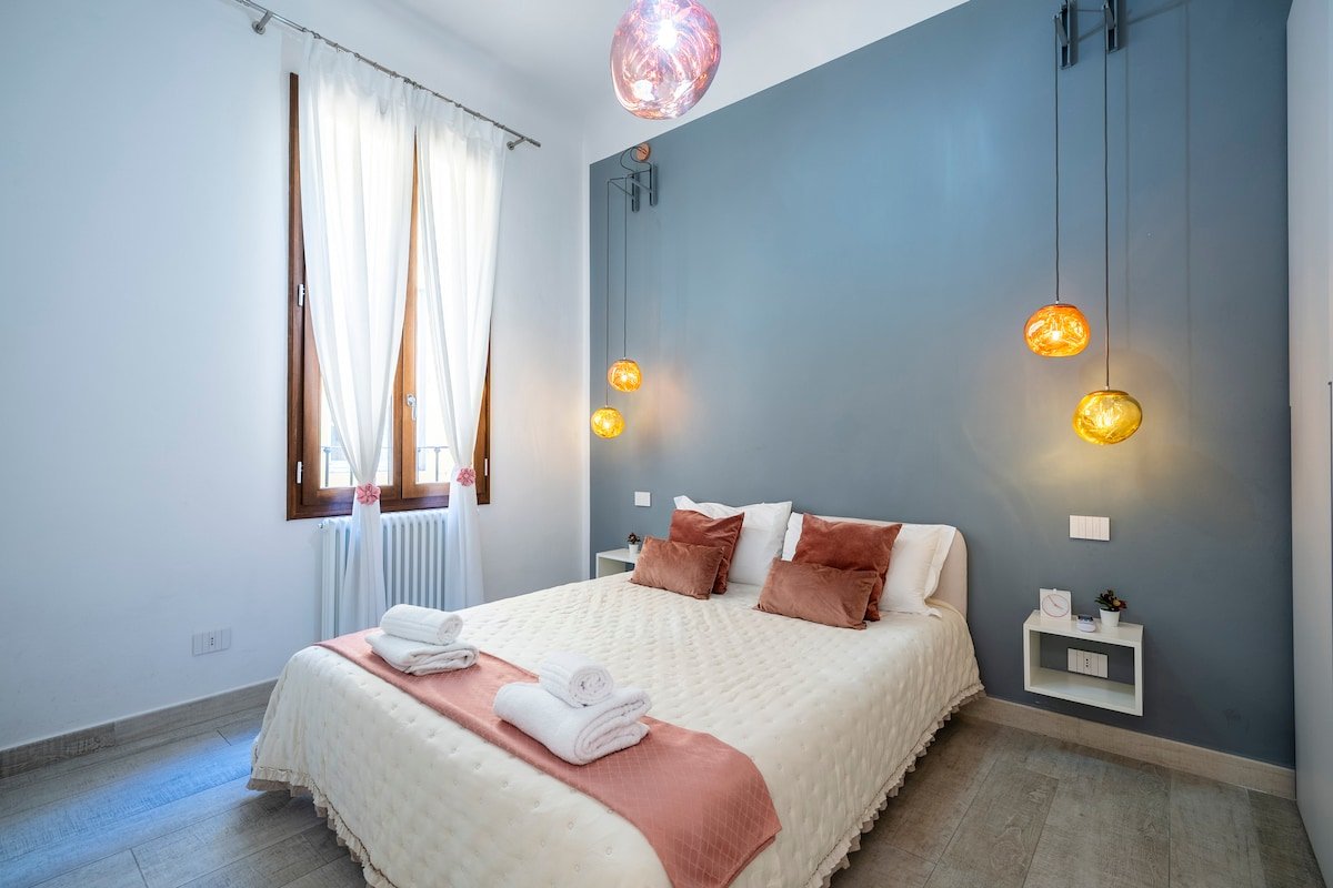 La Domus Firenze [Garage] 5’ from Duomo & Station gallery image 2