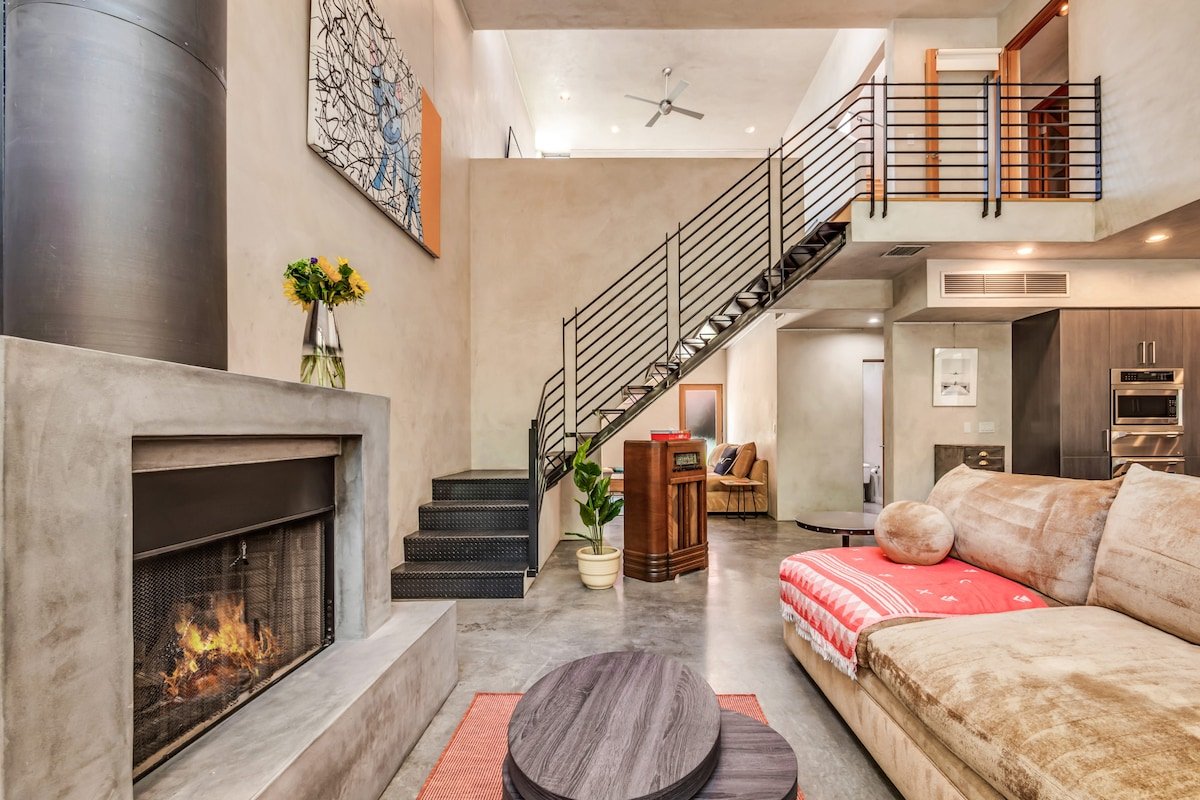 Modern Industrial Venice Home: 360 Degree Rooftop gallery image 2