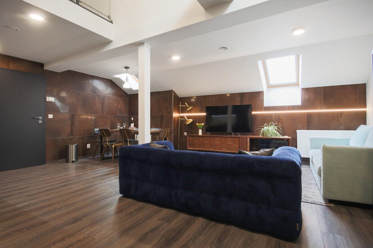 Vibrant Apt in Vinohrady with A/C – CORU House gallery image 4