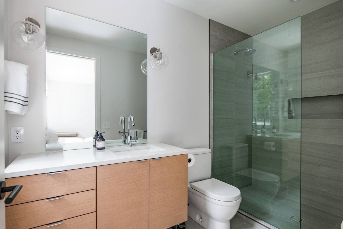 Modern sanctuary gallery image 3