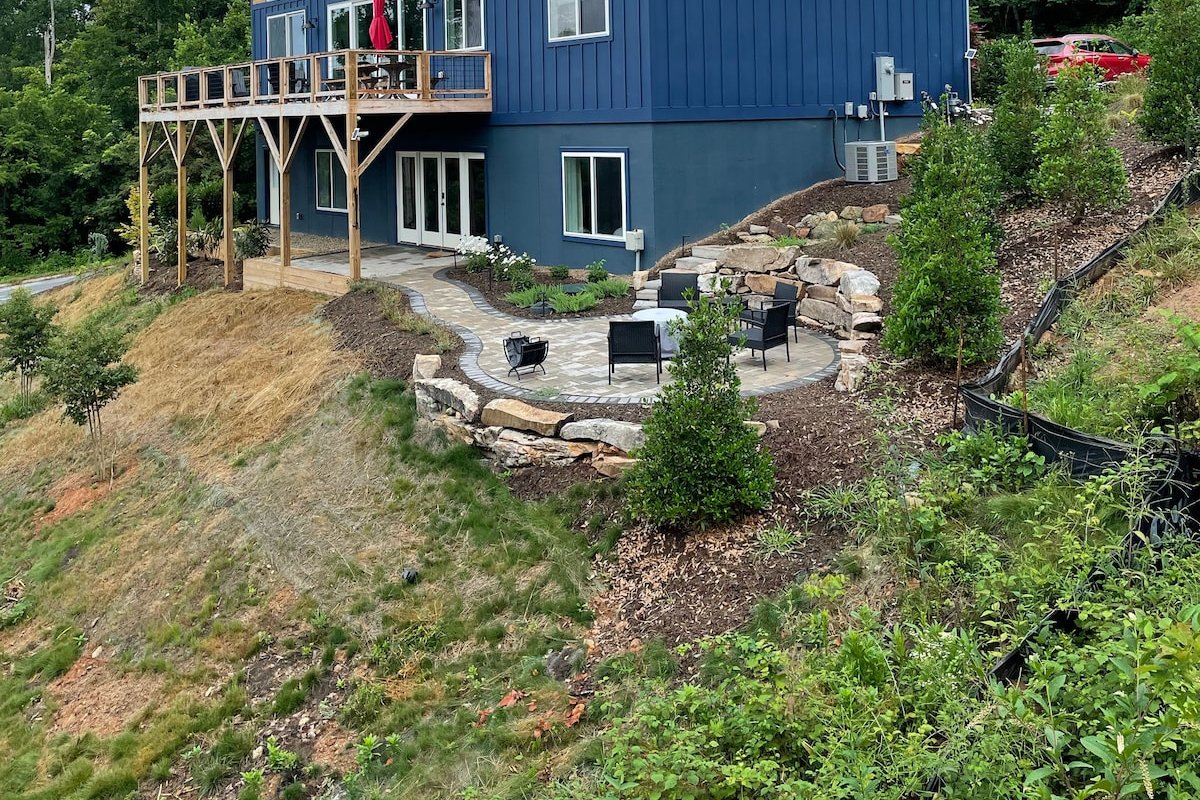 Modern home – Mtn views-4 miles to Downtown AVL gallery image 4