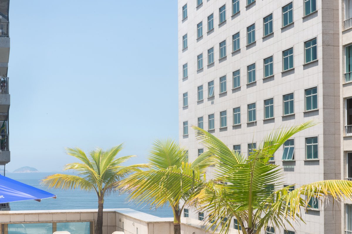 Spacious 5-bedroom Apartment in Copacabana 065