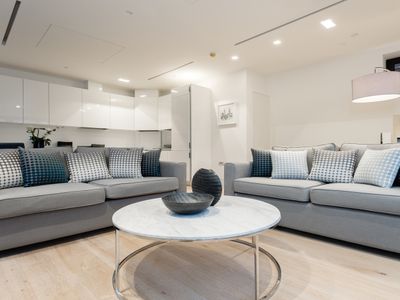 Luxurious Penthouse in Trafalgar Square