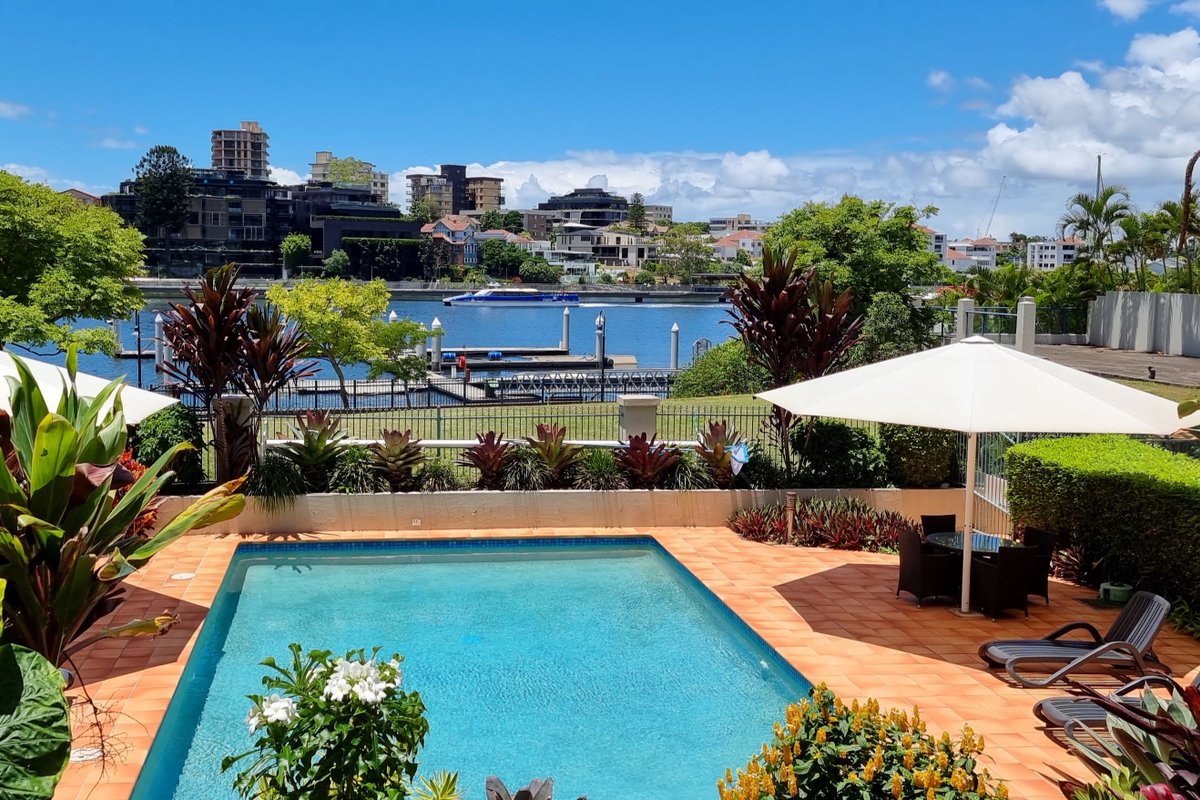 Riverfront home near the Story Bridge