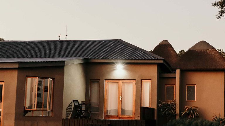 Makongo Hills Idube (Zebra) Room