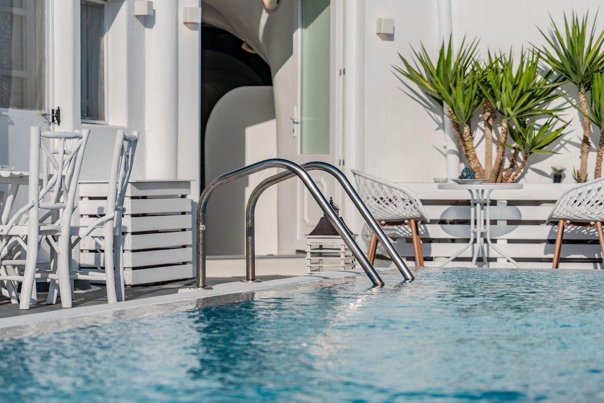 Cally Cave House with Private Pool near Fira gallery image 2