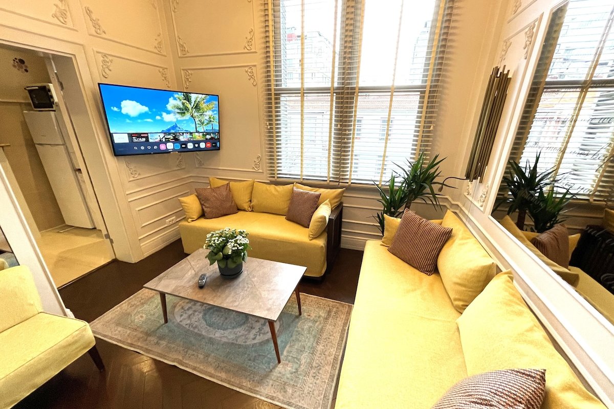 Spacious Taksim House 3+1 Fully A/C gallery image 2