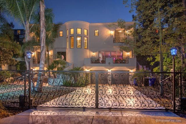 Luxurious 4200 Sq Ft 6 Bedroom Mediterannean Villa gallery image 4