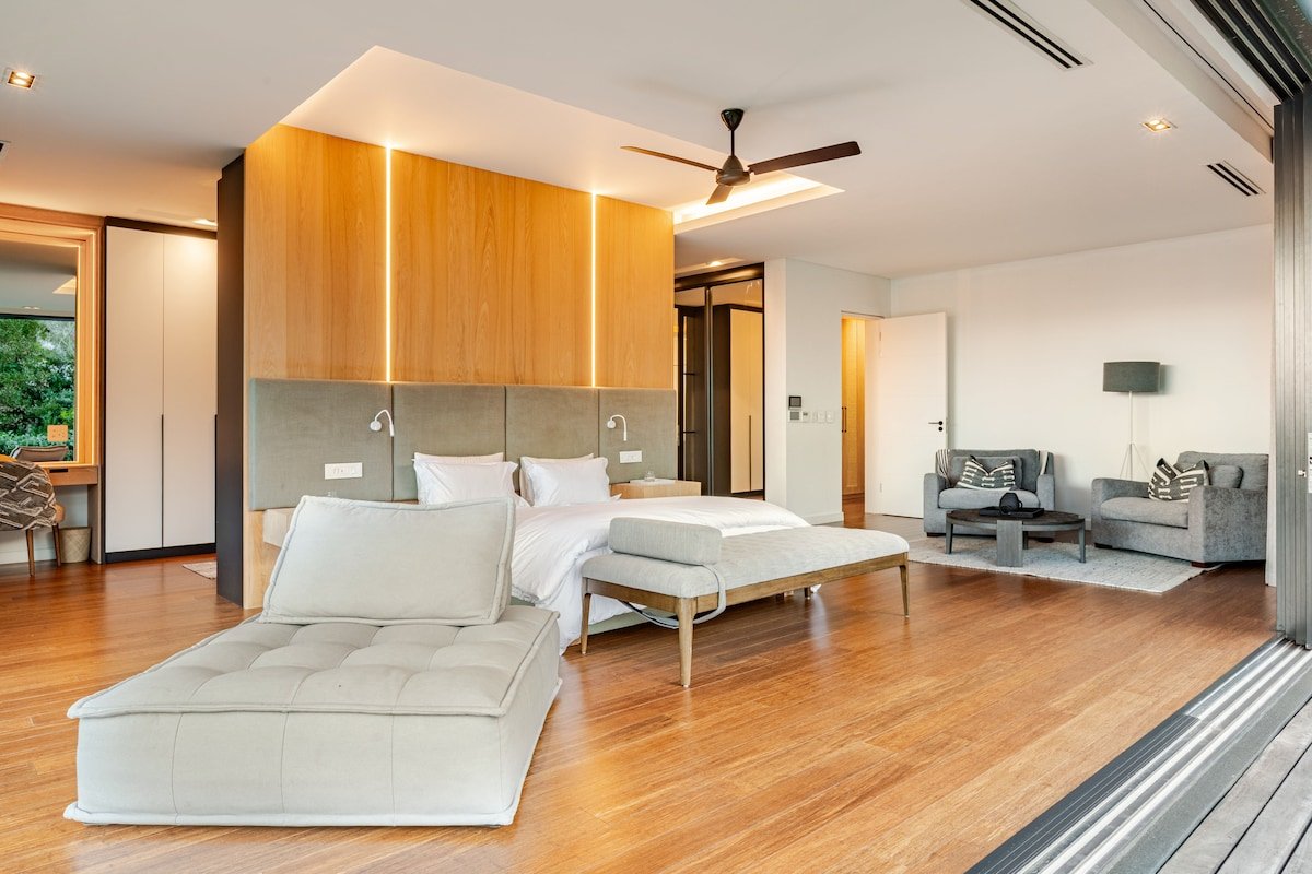 Contemporary Luxury Home in Constantia gallery image 2