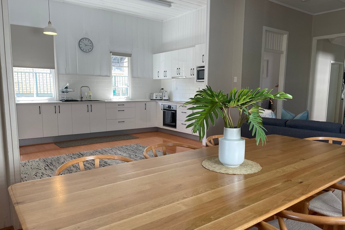 5 Bed 2 Bath Spacious Home, Abode on Kent gallery image 3