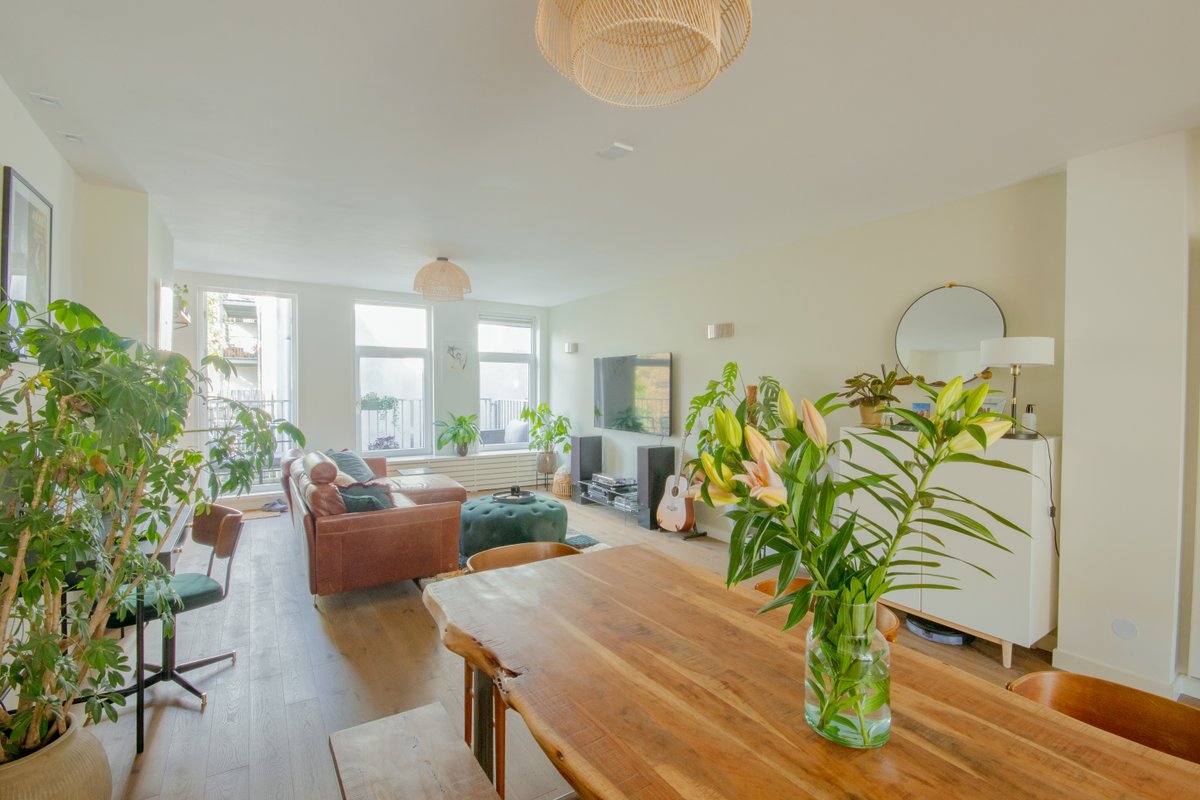 Chic 2-bedroom apartment in the heart of Amsterdam