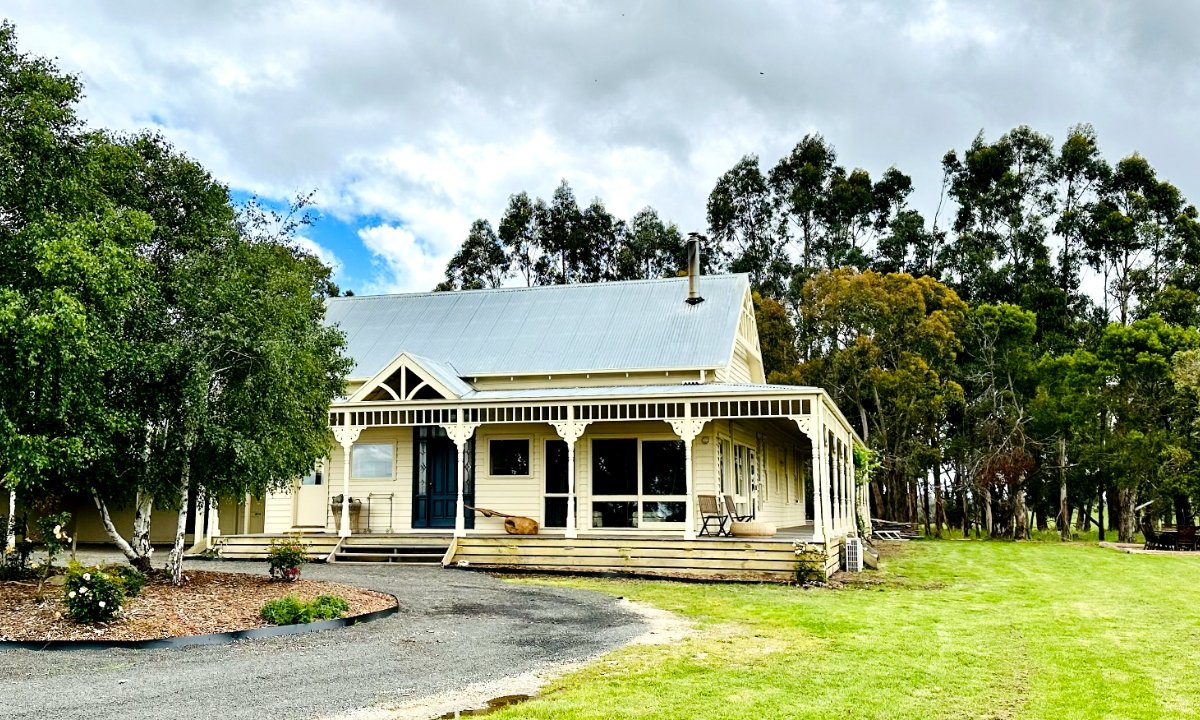 Hillview Farmhouse