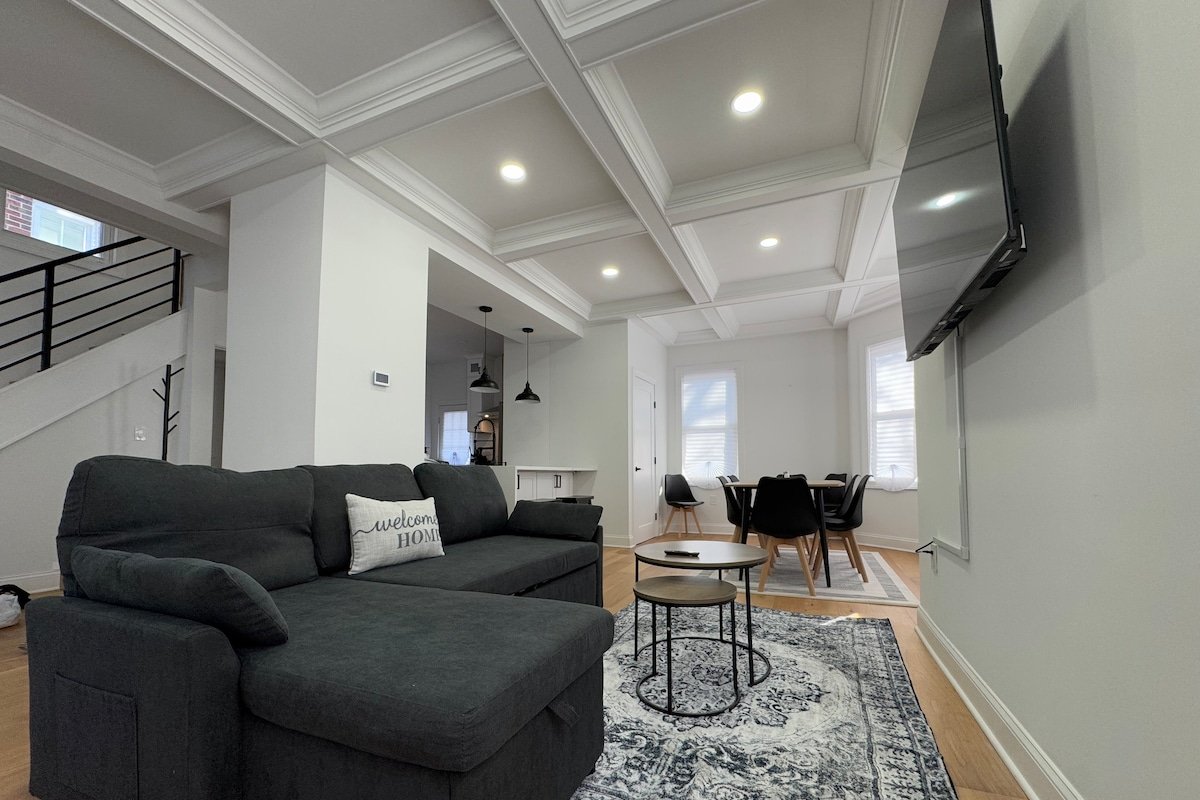 Modern 4BR Home Near Metro & DC’s Iconic Sights gallery image 4