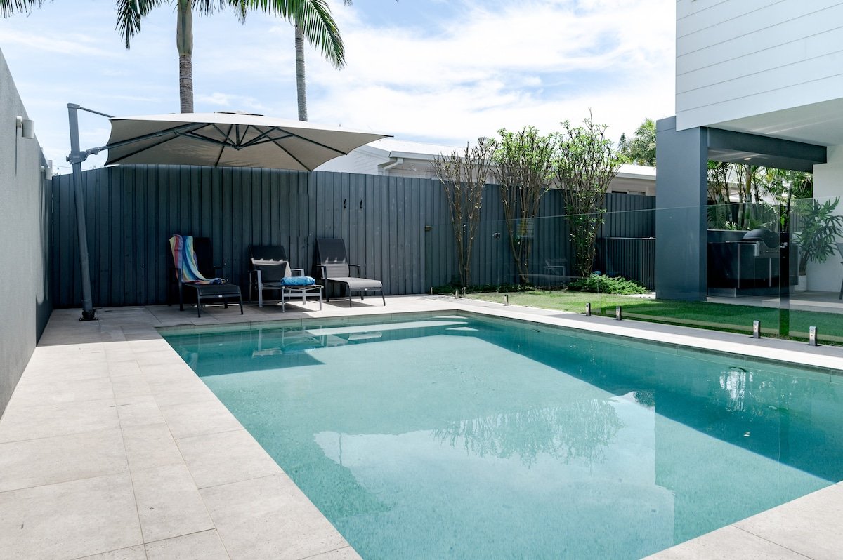 Sunrise SEA-esta, Walk to beach & local cafe gallery image 4