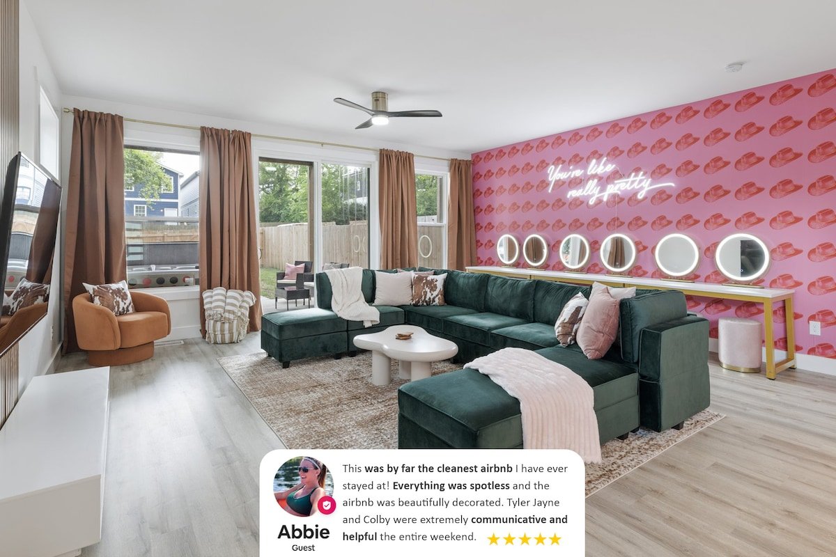 Cowgirl Inn•HotTub•6Vanities •Backdrops•3mi to DT gallery image 5