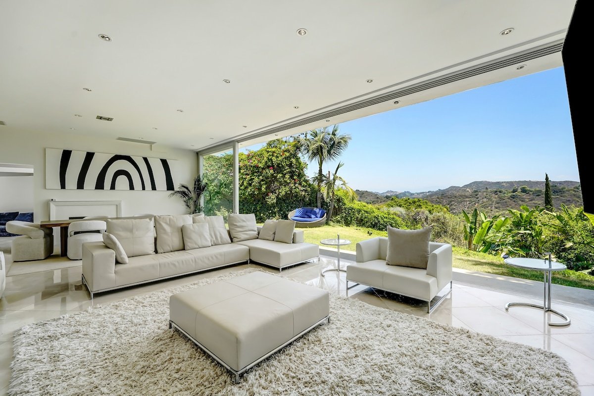 Luxury Dream Villa on World Famous Bel Air Rd gallery image 5