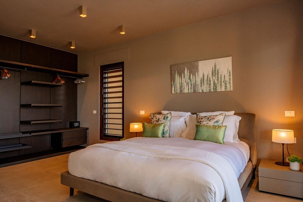 Spacious Apartment with Patio gallery image 3