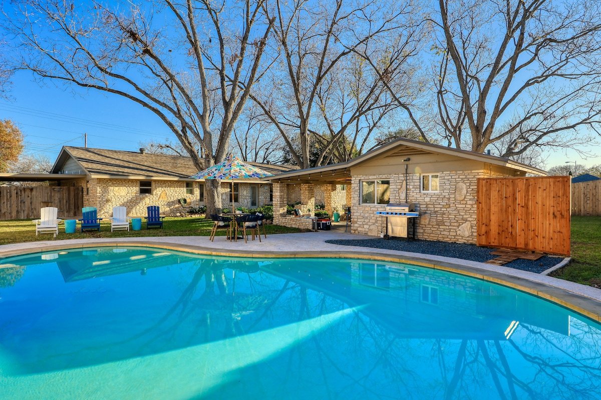 Poker Paradise & Pool Cabana – 2025 Discount Rates gallery image 4