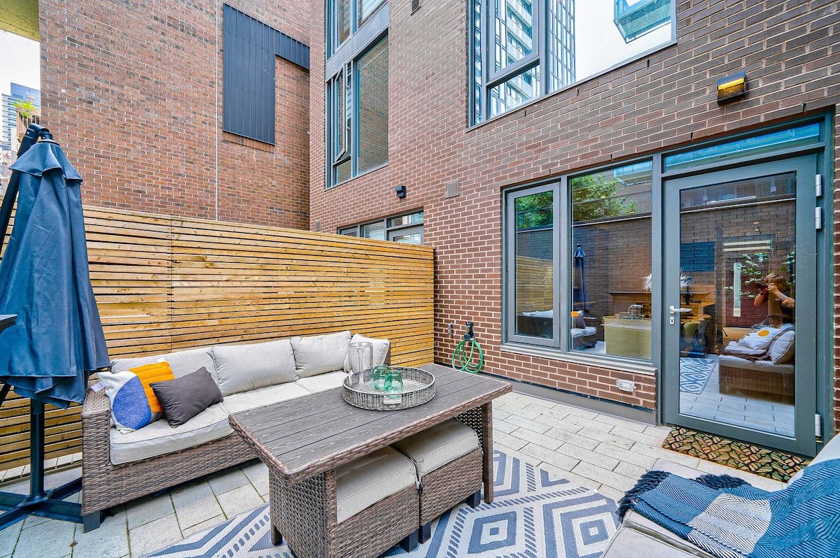 Lux New Townhouse Near Yonge And Bloor gallery image 4