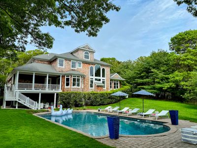 Luxe Southampton Estate – Minutes to Village