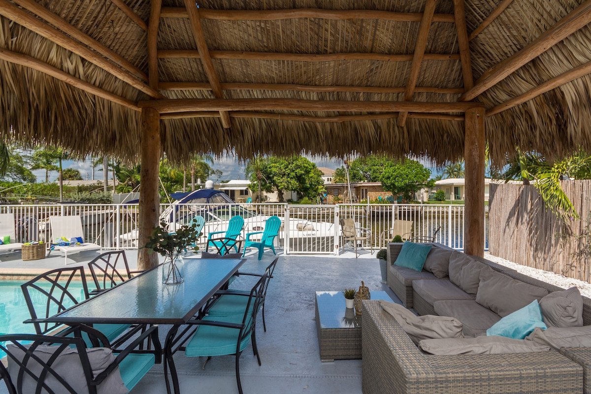 Waterfront Home w/pool, hottub and TikiHut gallery image 5