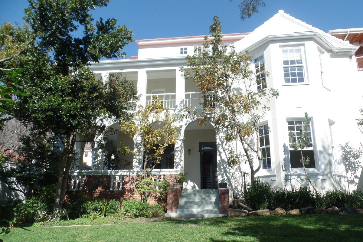 Edwardian family home with lovely views gallery image 2