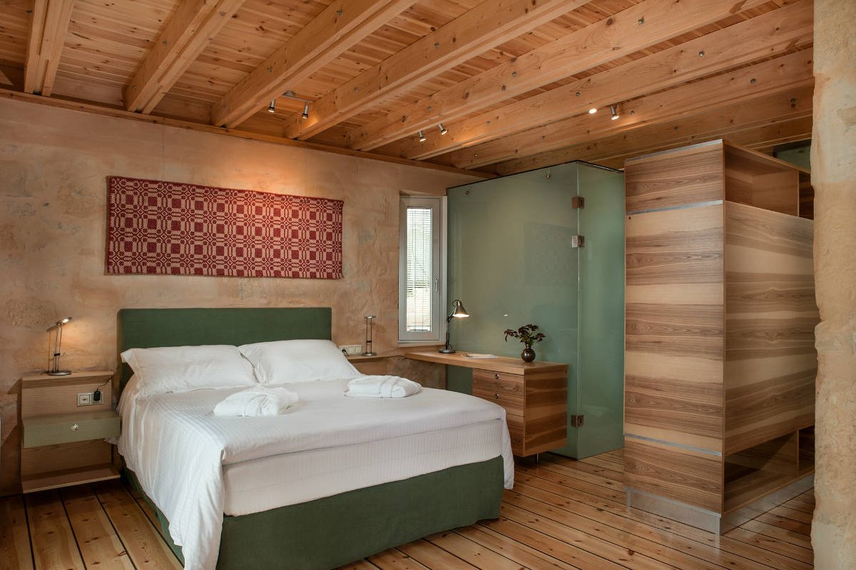 Luxury Private villa with Pool & Splendid Views gallery image 5