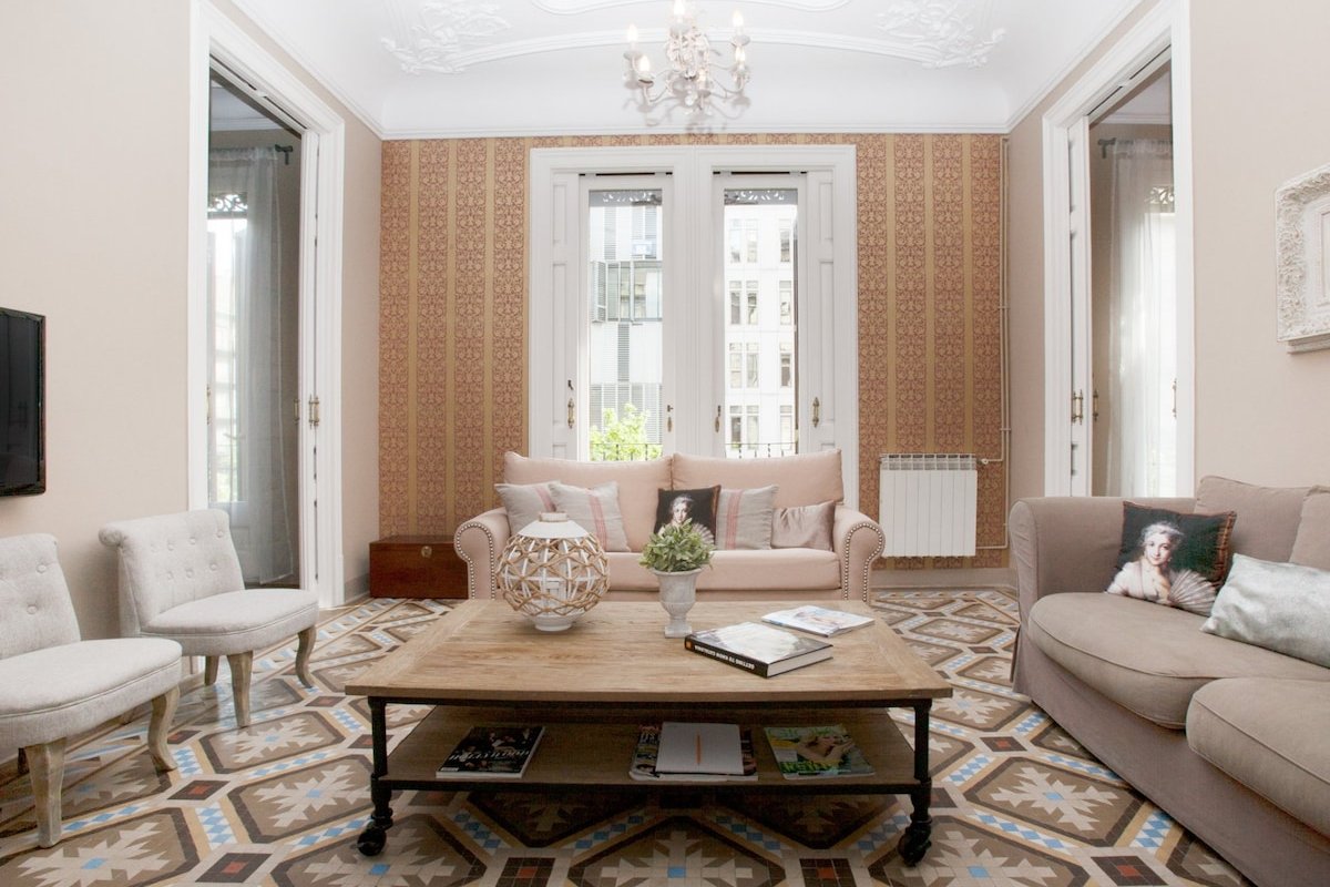 Bretagne Exclusive apartament in Rambla Catalunya gallery image 2