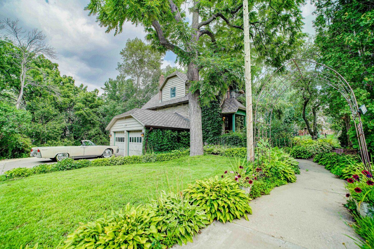 Historic James Mulvey Carriage house (upper level) gallery image 3