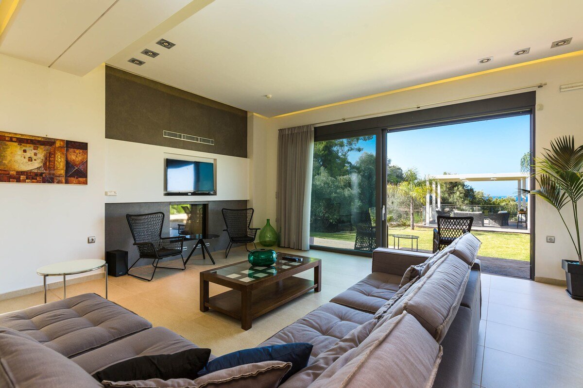 Villa Lefteris, Pool, Sea view, Gym, Luxury, Quiet gallery image 3