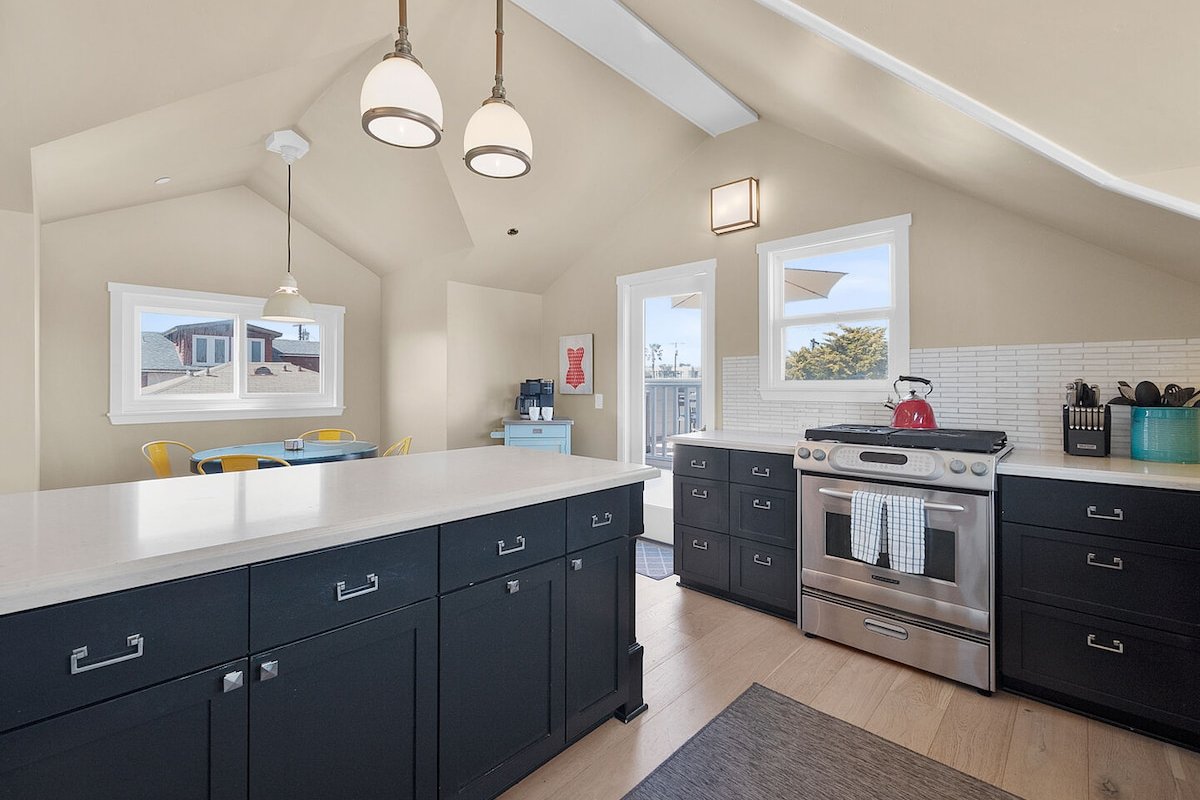 Beach Paradise | Ocean View, Roof Patio, Beach gallery image 5