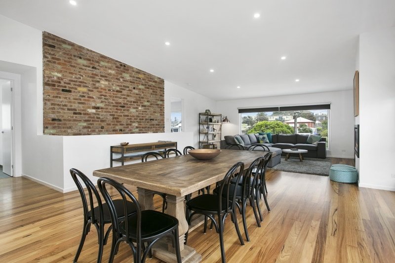 QUALITY ACCOMMODATION ONLY 200M FROM BEACH! gallery image 5